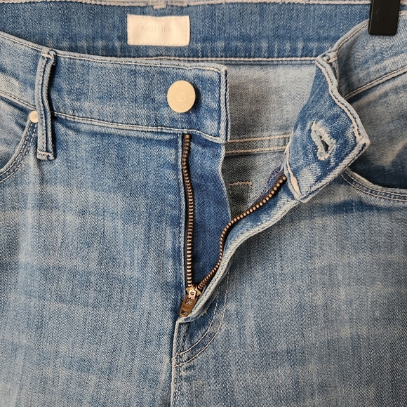 NWT MOTHER | The Weekender Fray Jeans in Twenty-Eight and a Half Wishes - Sz 32 - Picture 4 of 15